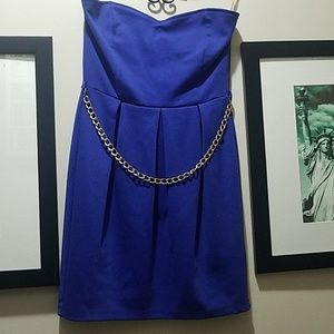 Sexy blue dress with gold chain